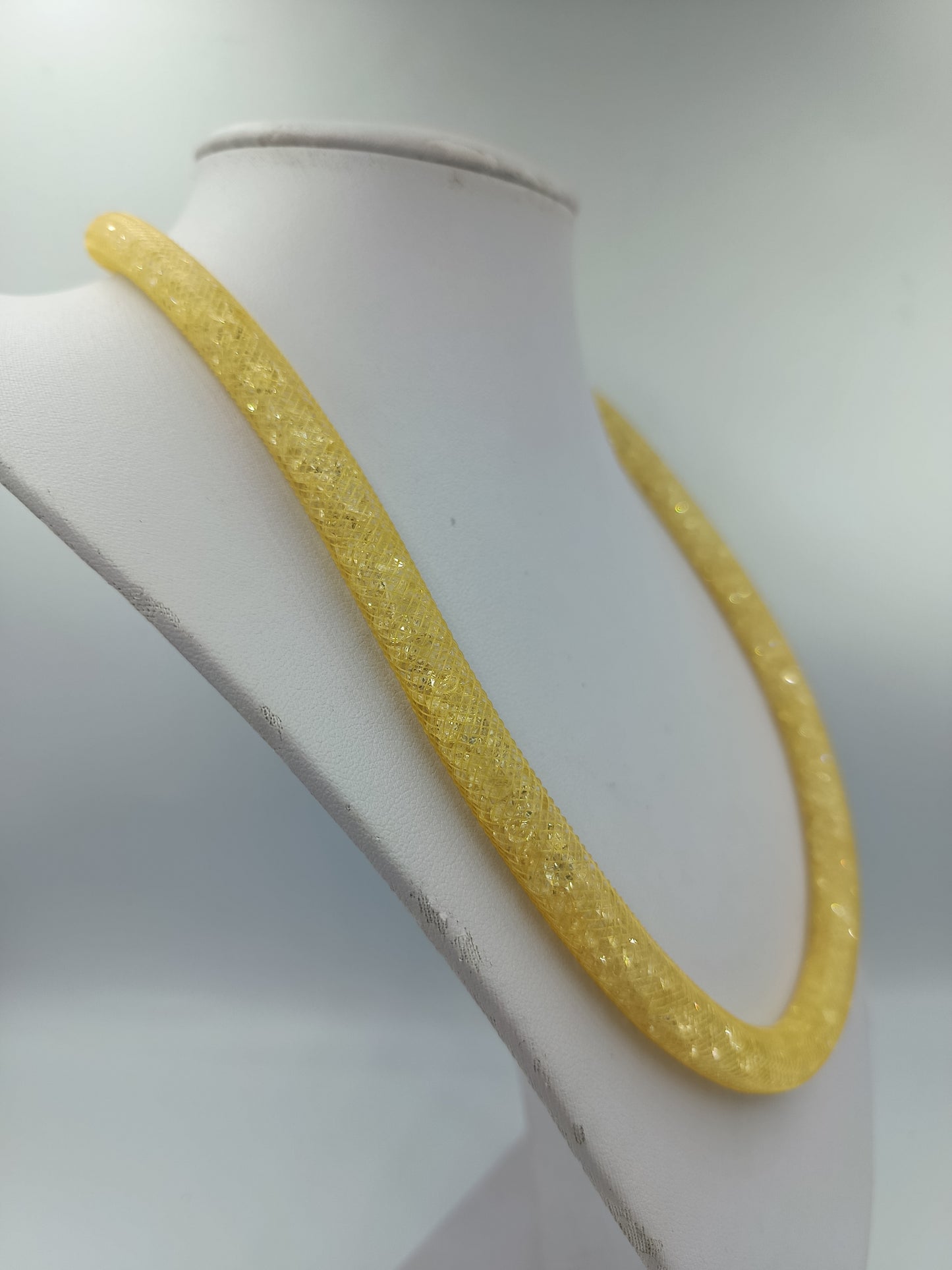 Gelbe Mesh Kette mit Glitzerfüllung und Magnetverschluss