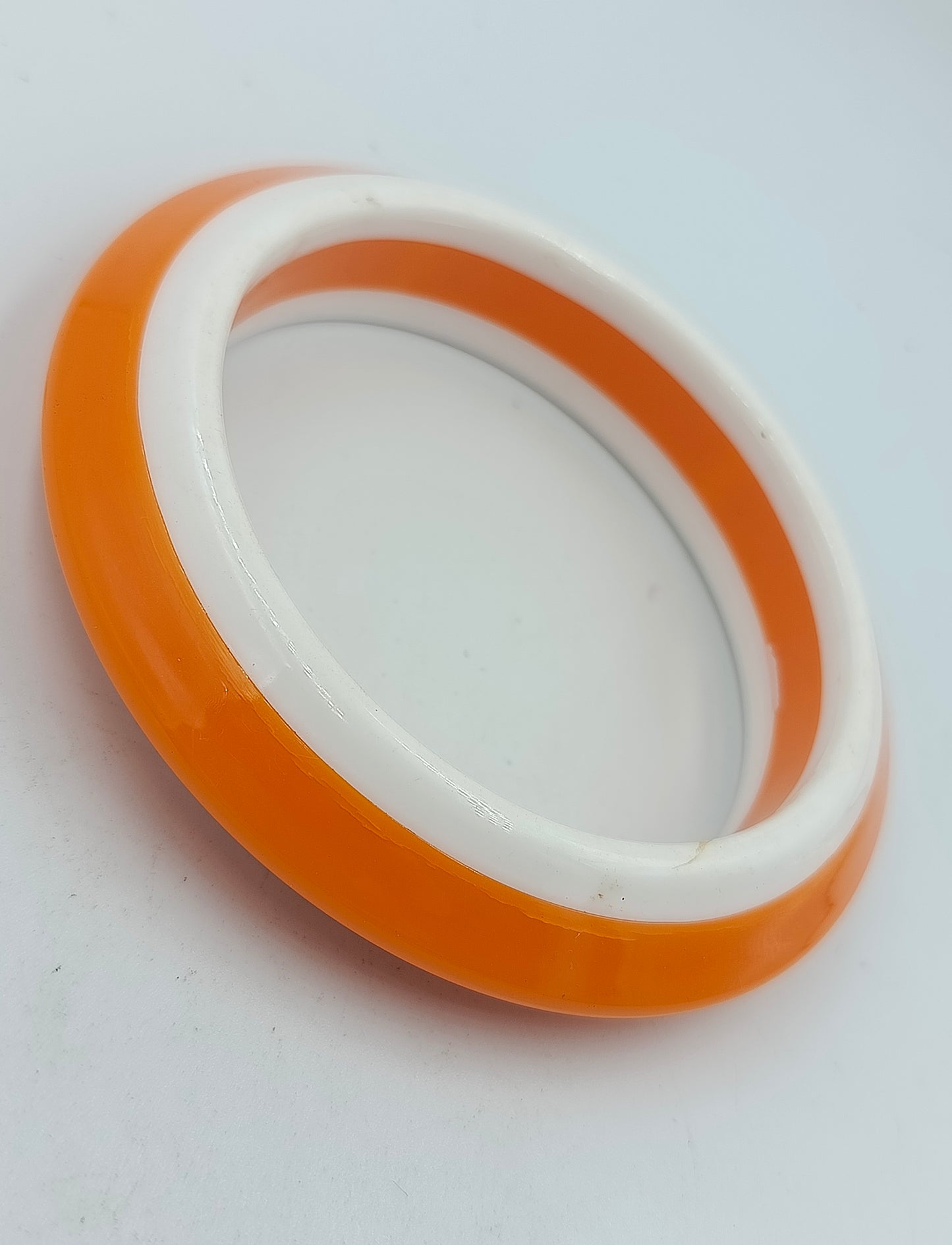 Kunststoffarmreif Orange-Weiß Retro Look