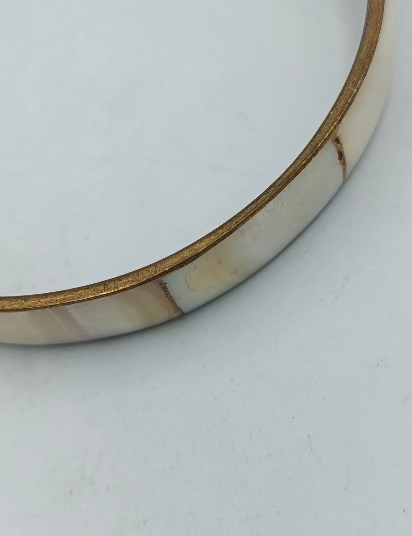 Armreif Messing mit Perlmutt Intarsien Vintage Look