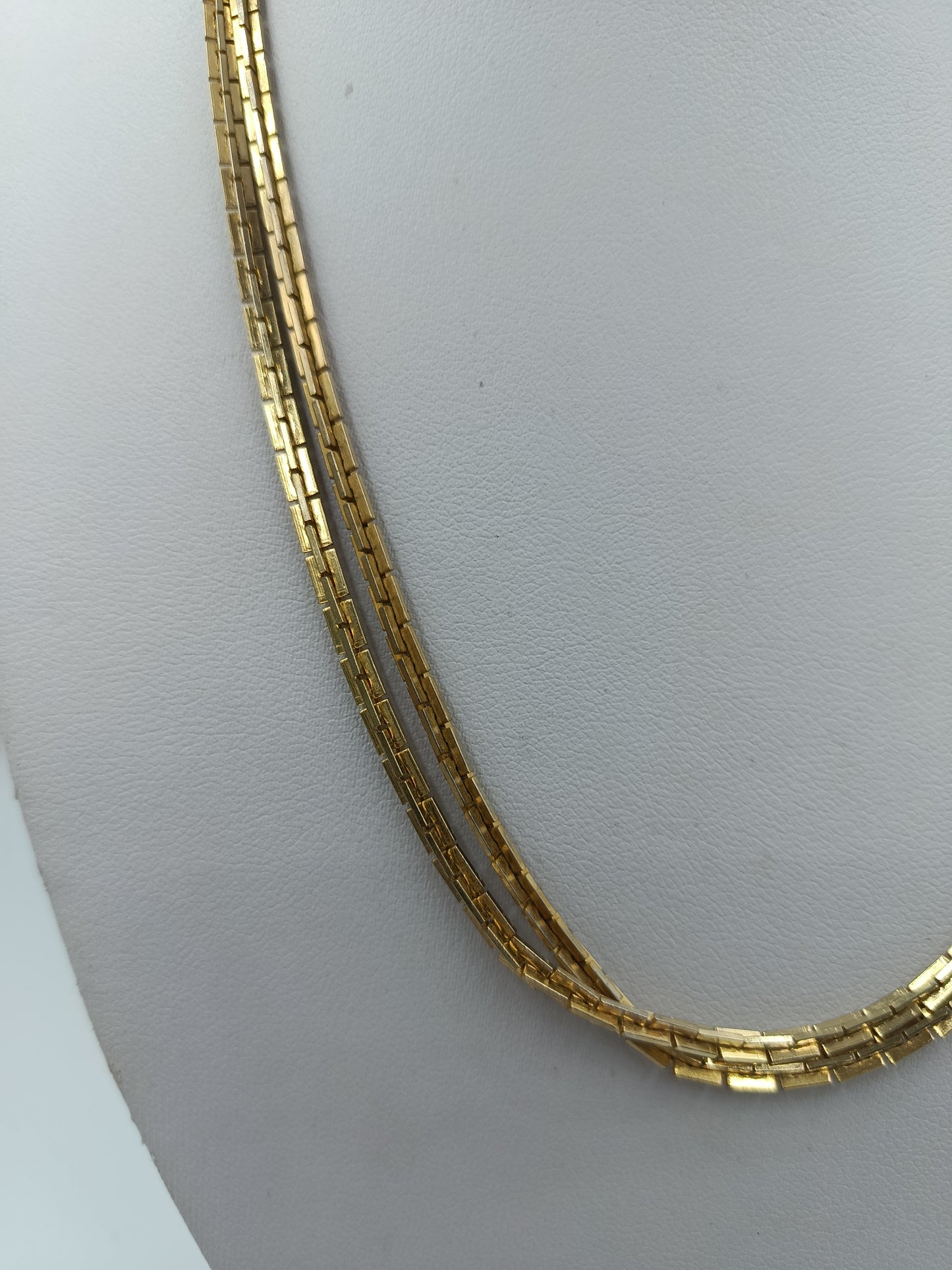 Vergoldete Kette im Gliederdesign