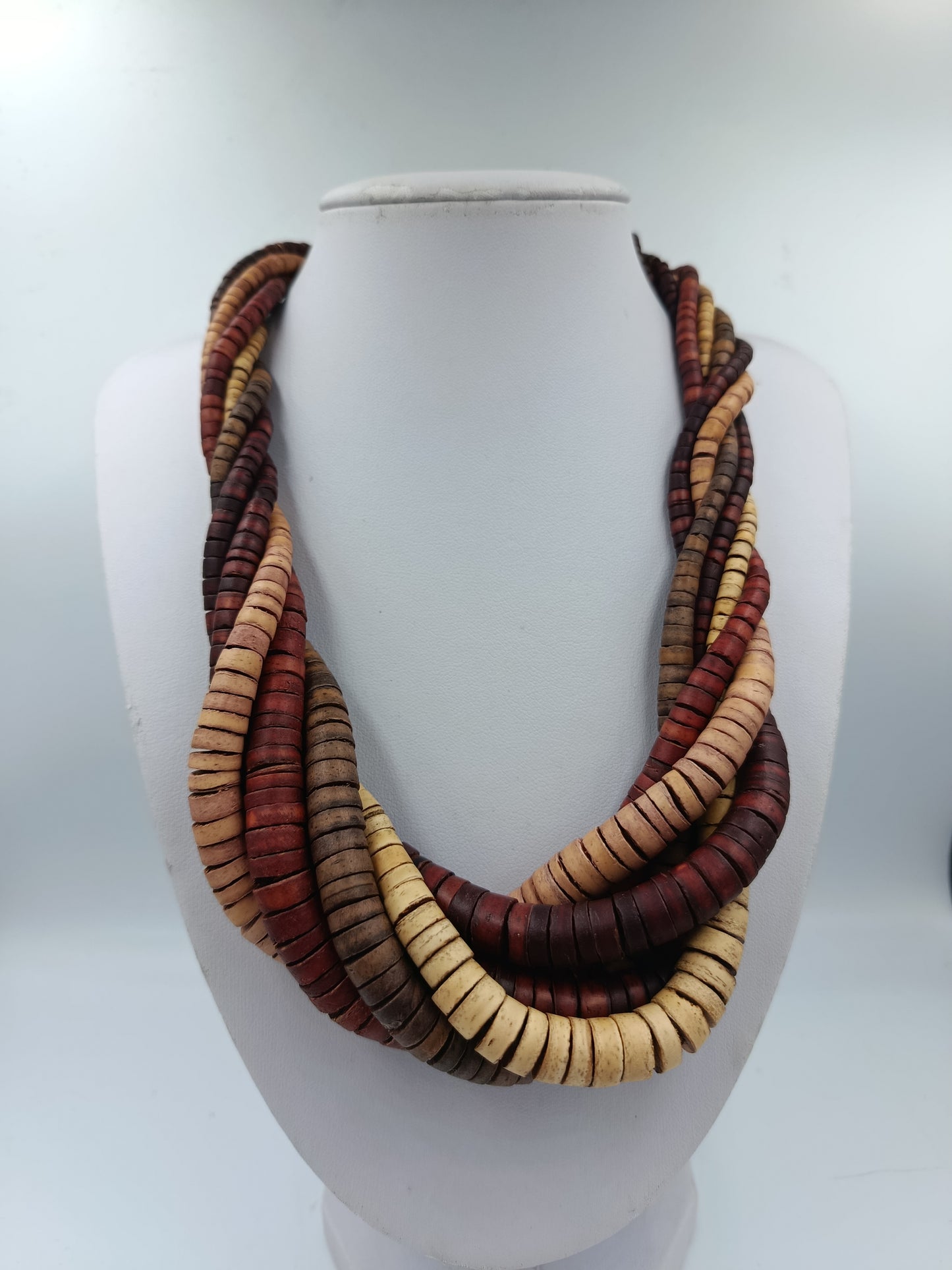 Halskette aus Holzscheiben Naturfarben