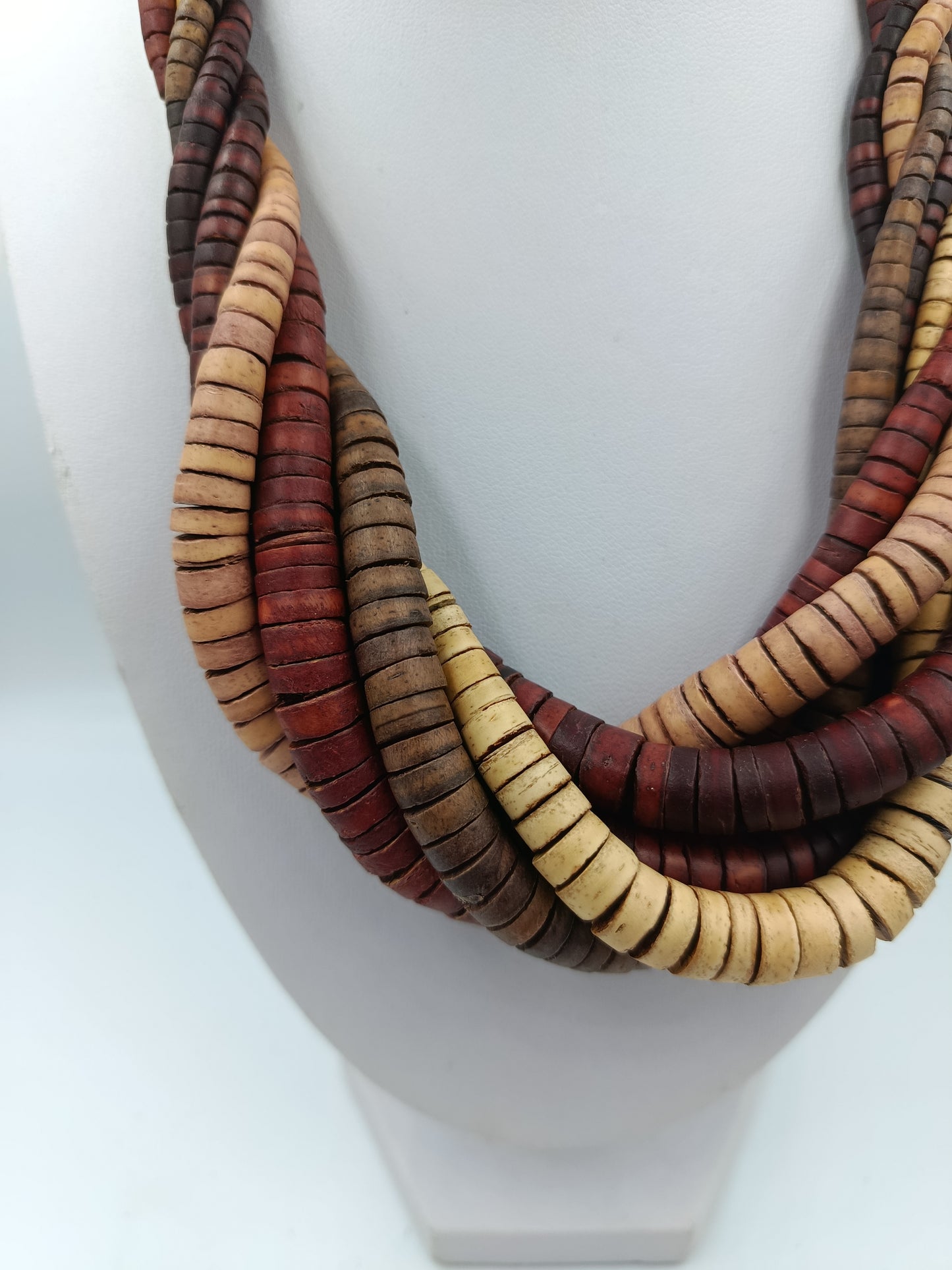 Halskette aus Holzscheiben Naturfarben