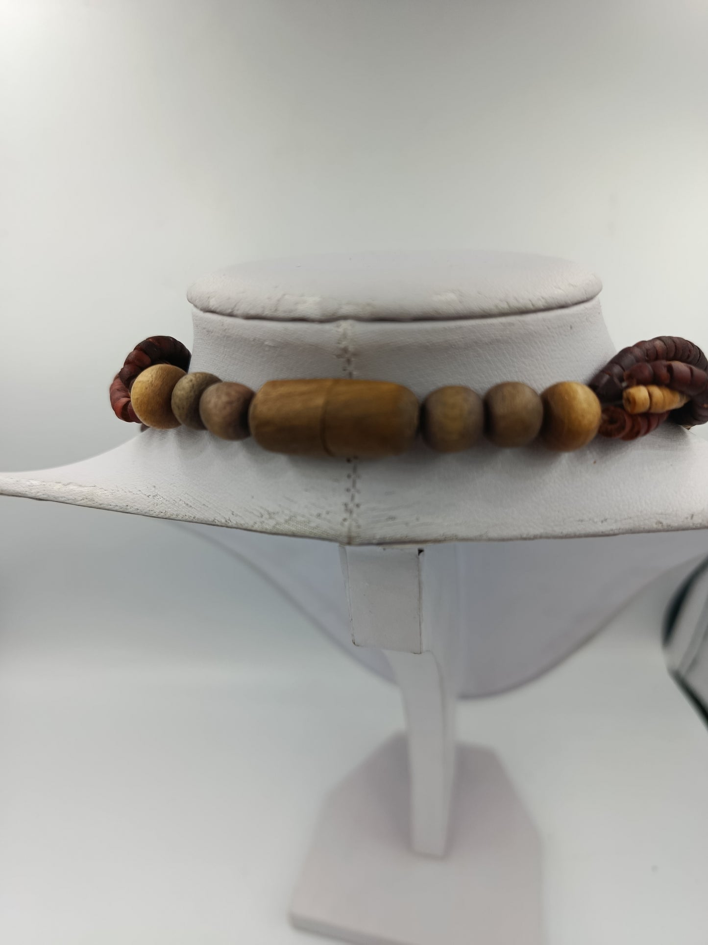 Halskette aus Holzscheiben Naturfarben