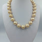 Statement Perlenkette Goldfarben Großperlen