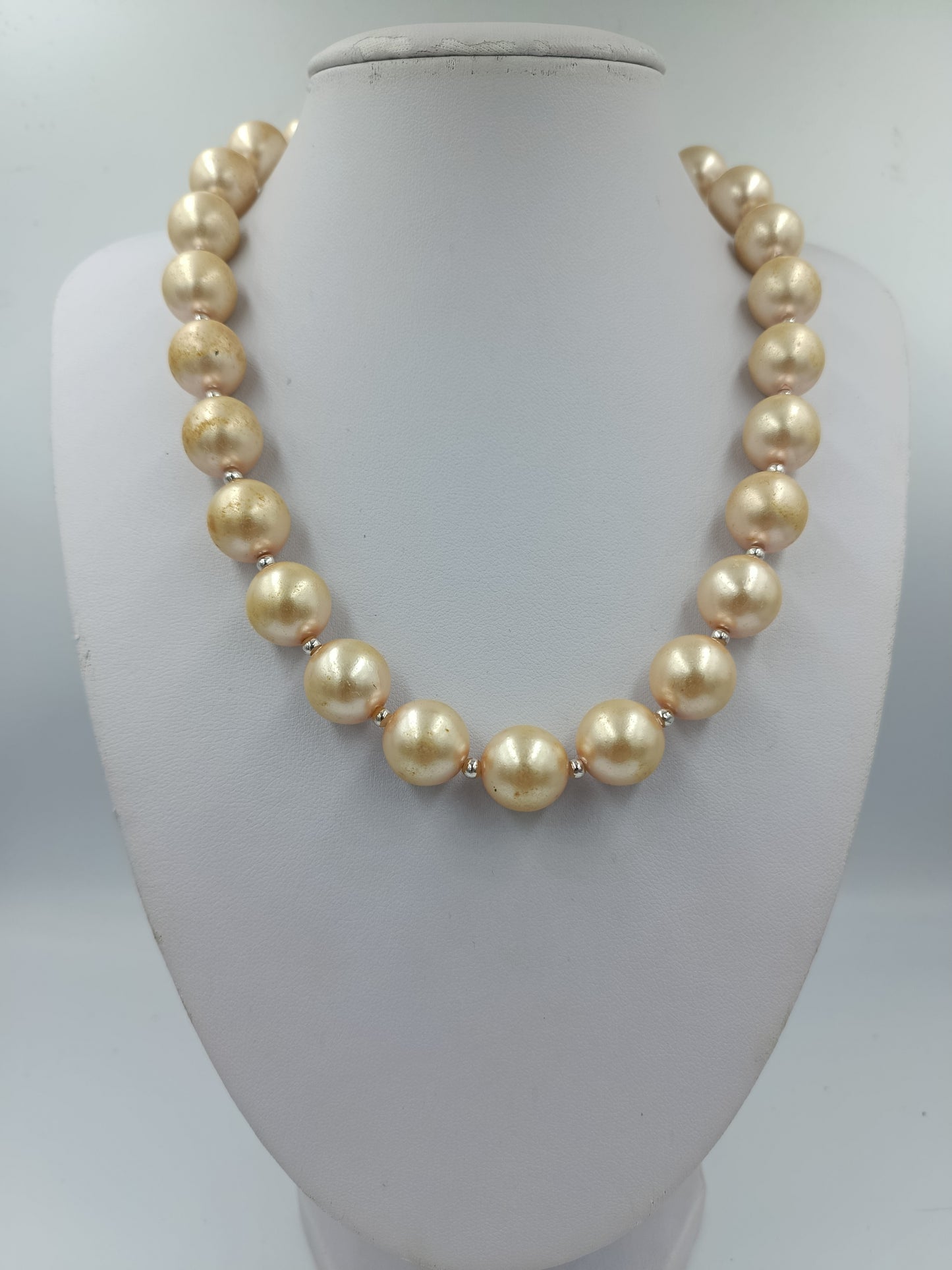 Statement Perlenkette Goldfarben Großperlen