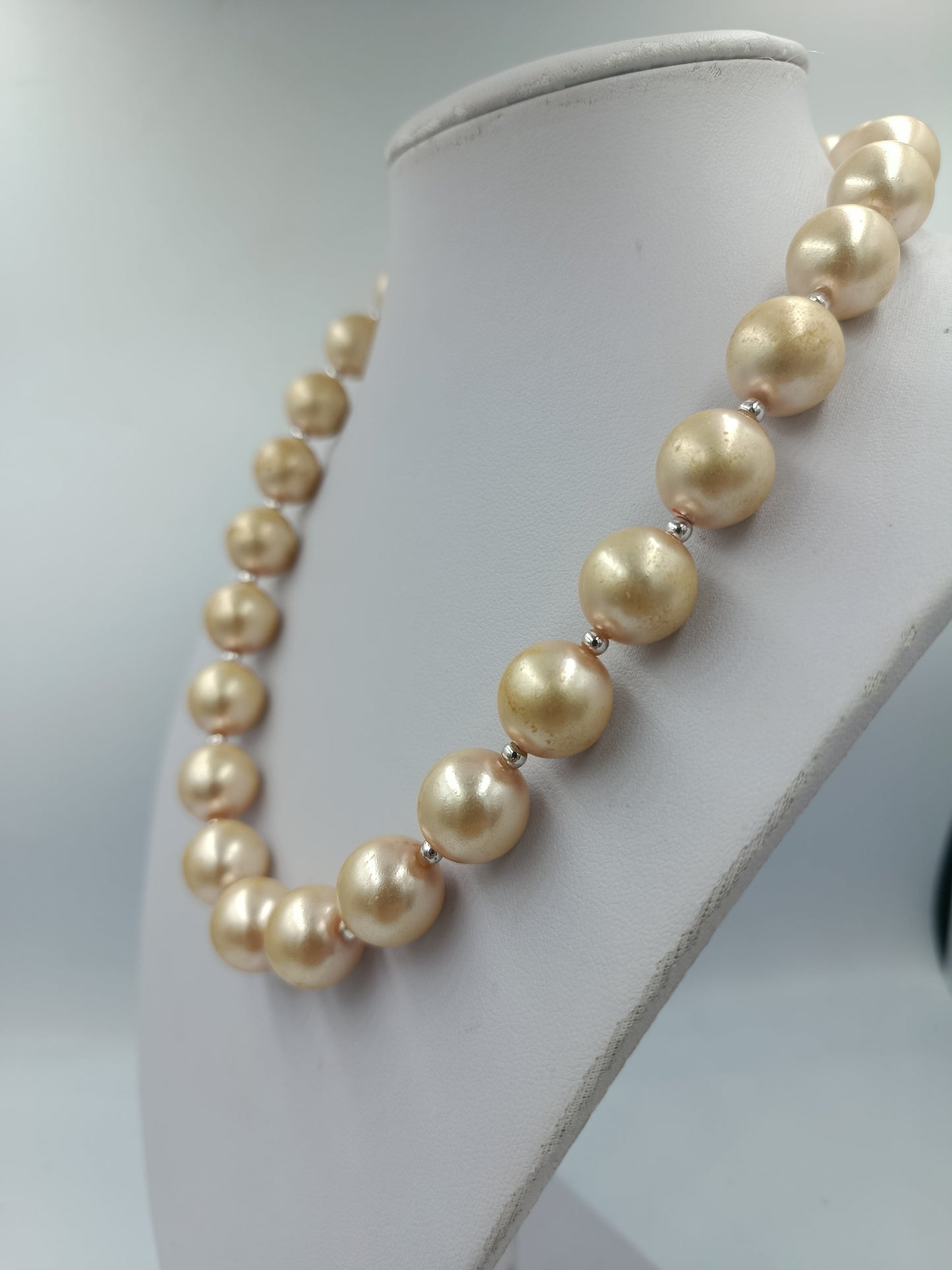 Statement Perlenkette Goldfarben Großperlen