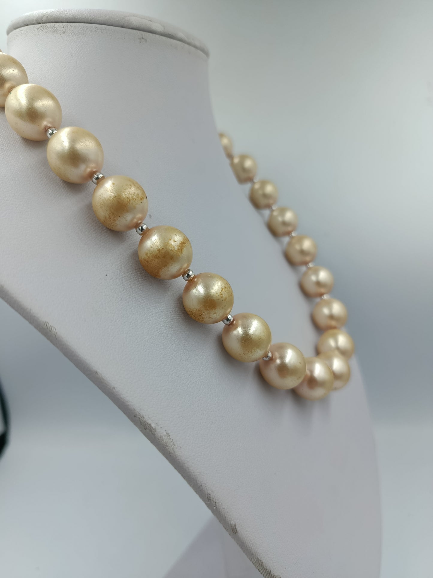 Statement Perlenkette Goldfarben Großperlen