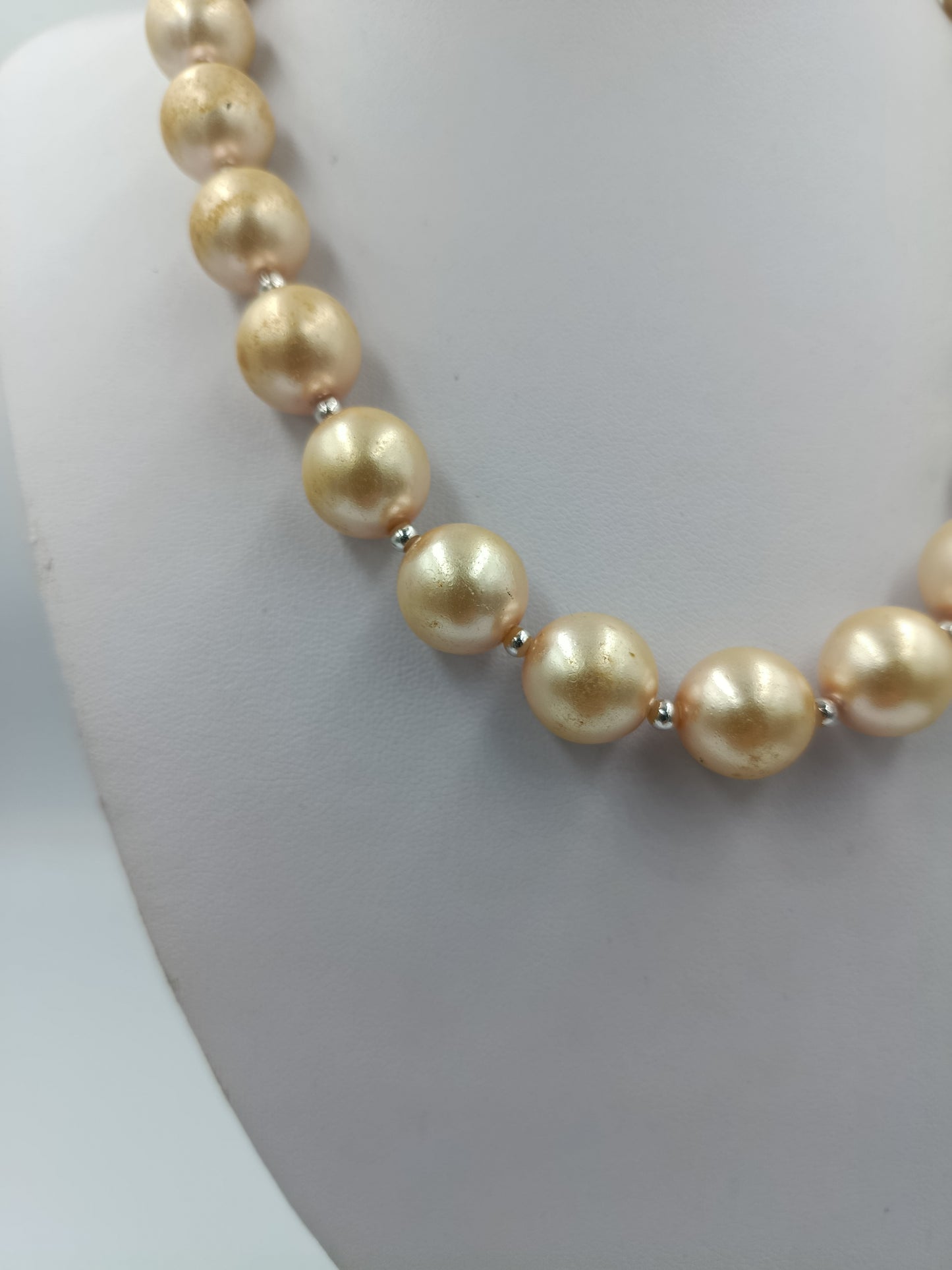 Statement Perlenkette Goldfarben Großperlen