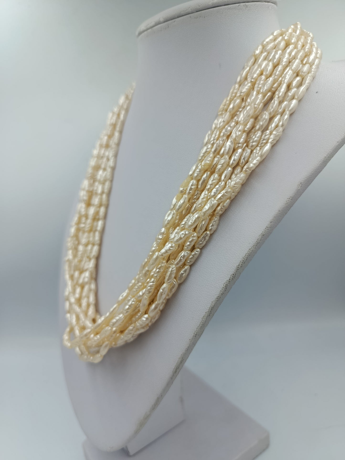 Mehrreihige Perlenkette Cremefarben Elegant