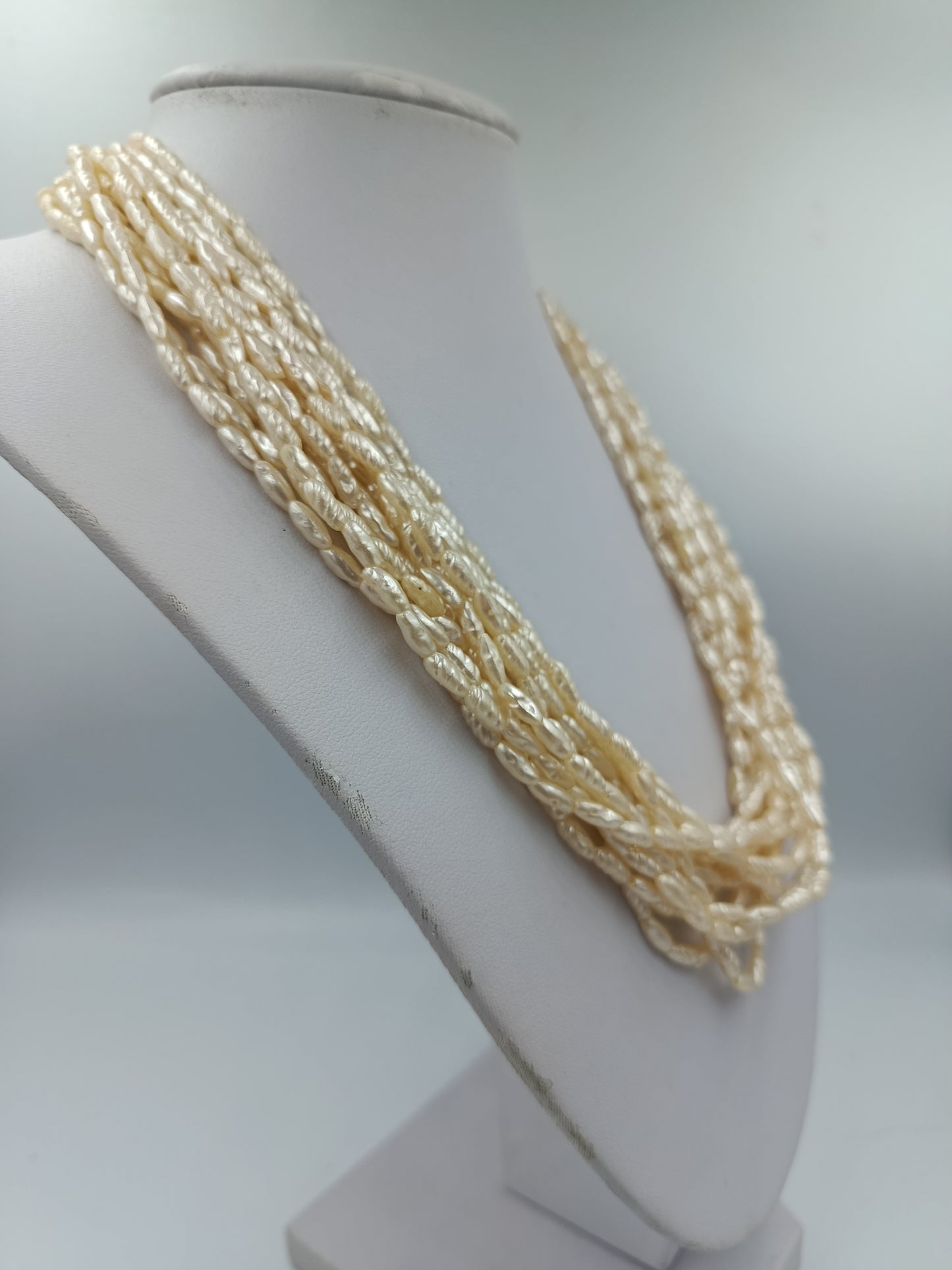 Mehrreihige Perlenkette Cremefarben Elegant