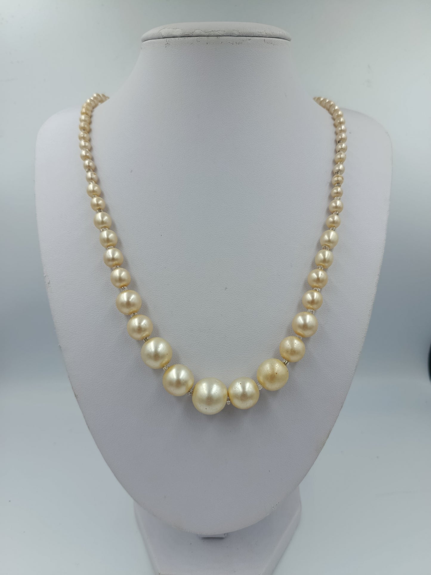 Perlenkette Cremefarben mit Vintage Verschluss