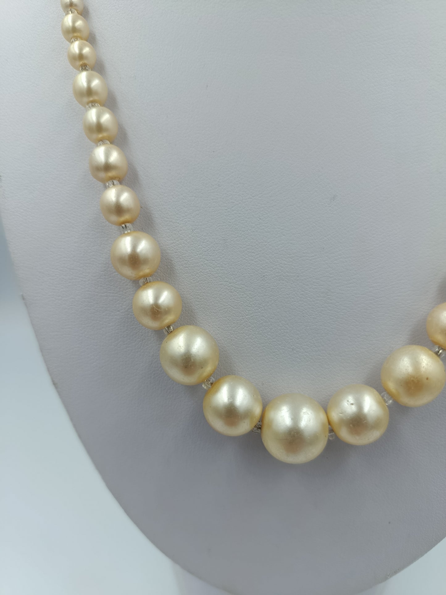 Perlenkette Cremefarben mit Vintage Verschluss