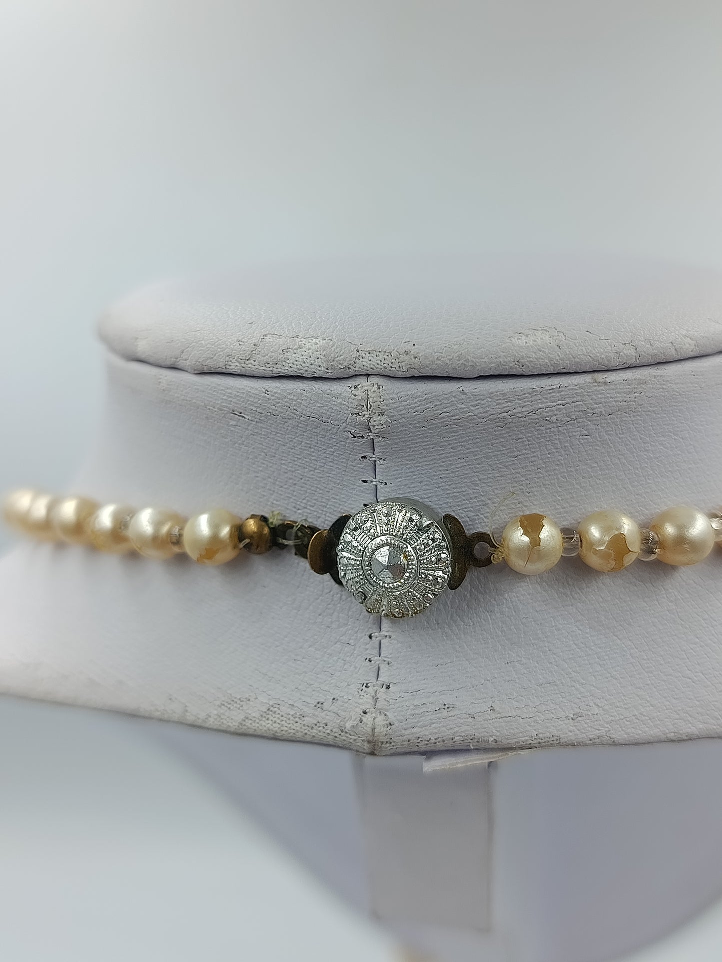 Perlenkette Cremefarben mit Vintage Verschluss