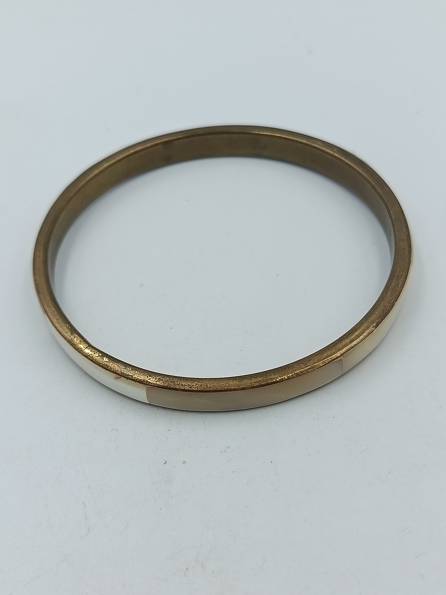 Vintage Armreif in Goldoptik mit Perlmutt Intarsien