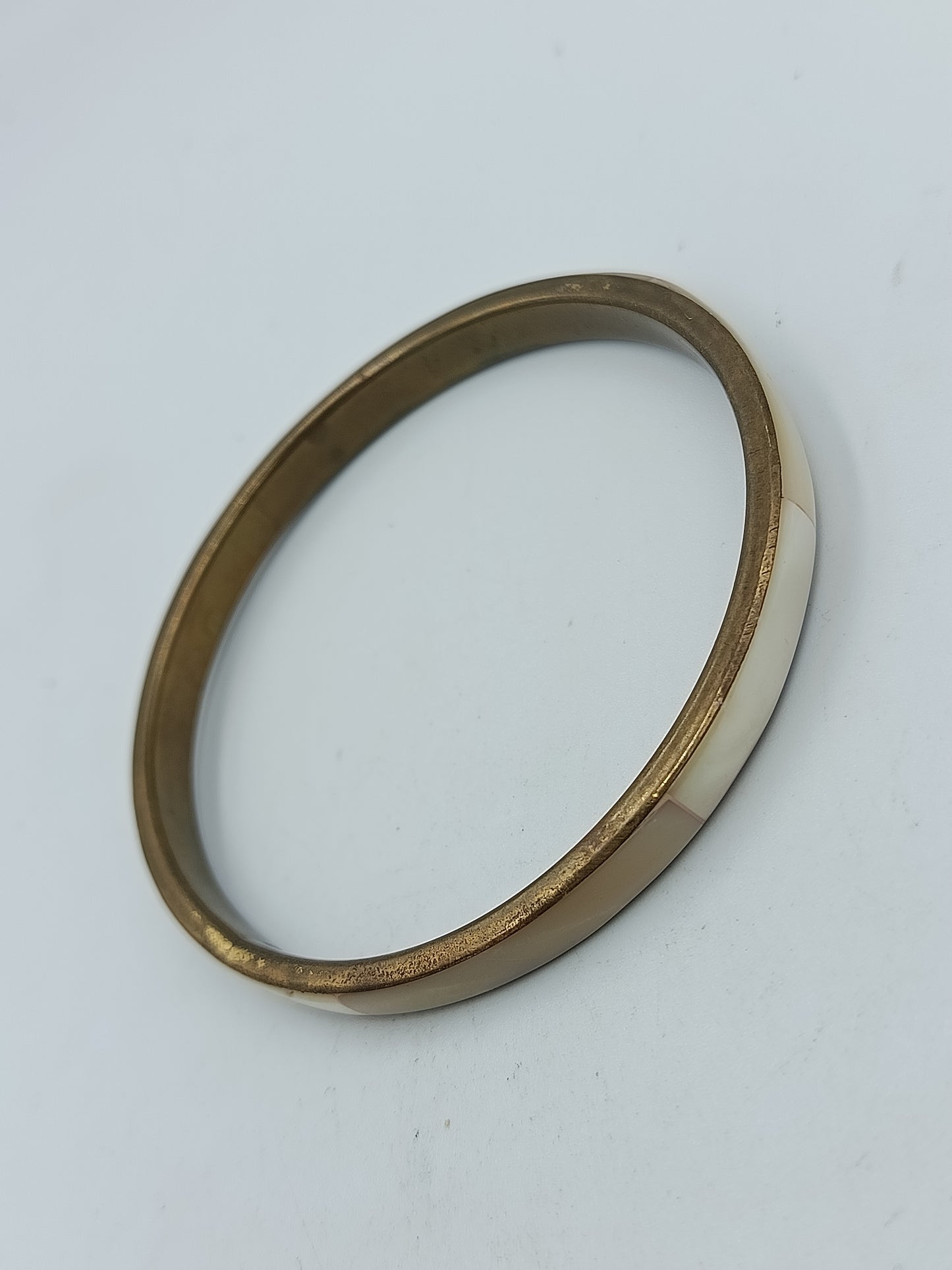 Vintage Armreif in Goldoptik mit Perlmutt Intarsien