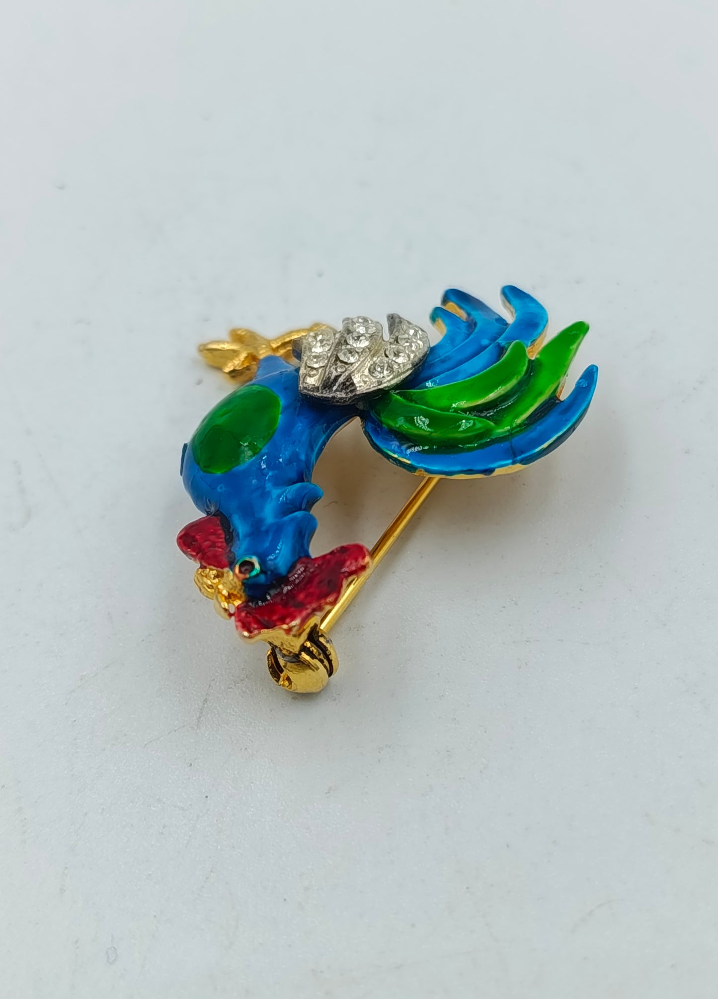 Farbenfrohe Hahn Brosche goldfarben mit Emaille und Strasssteinen