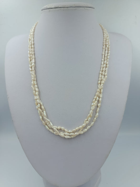 Elegante 3 reihige Perlenkette mit Muschelperlen