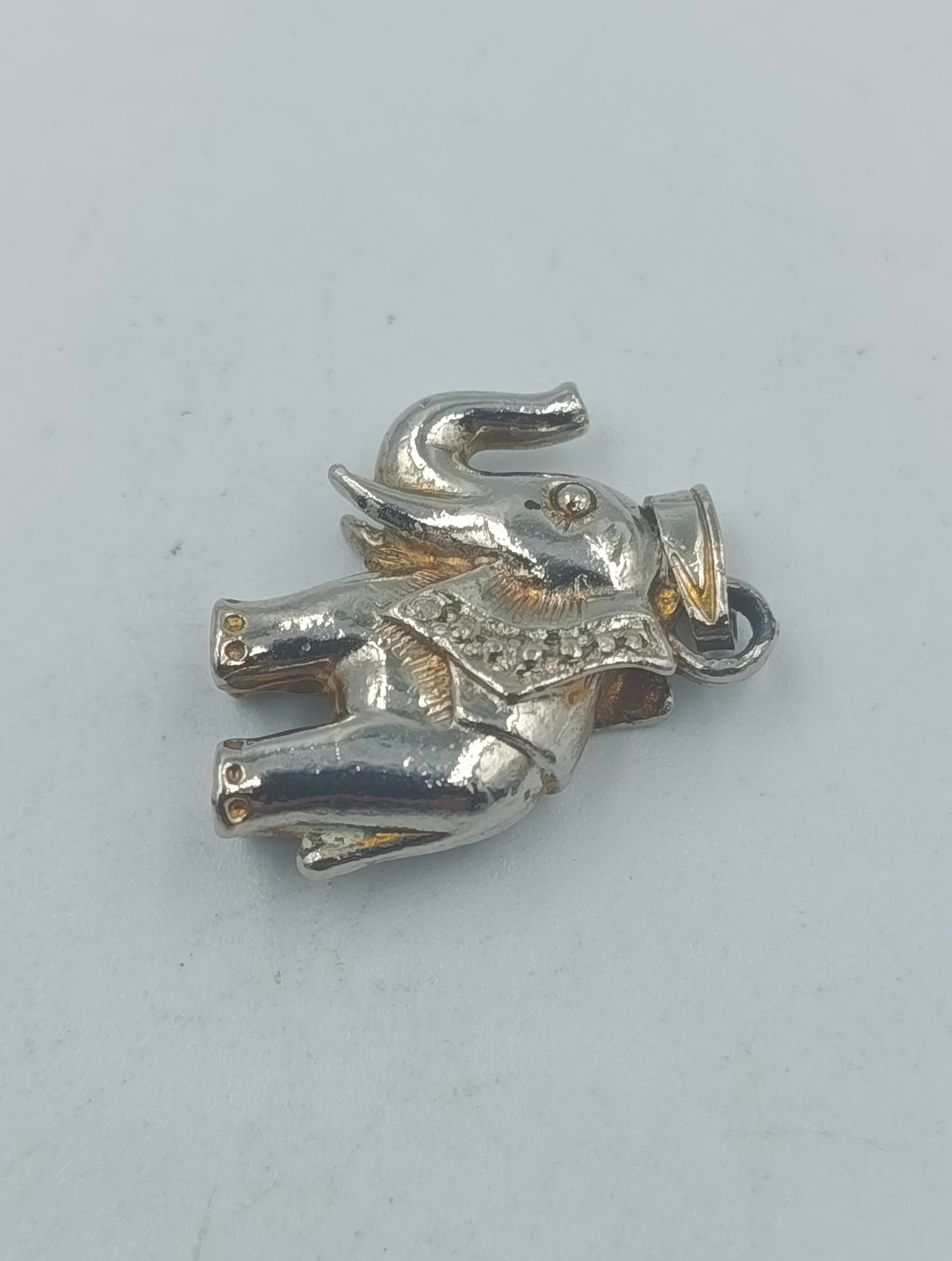 Anhänger Elefant Silberfarben mit feinen Details