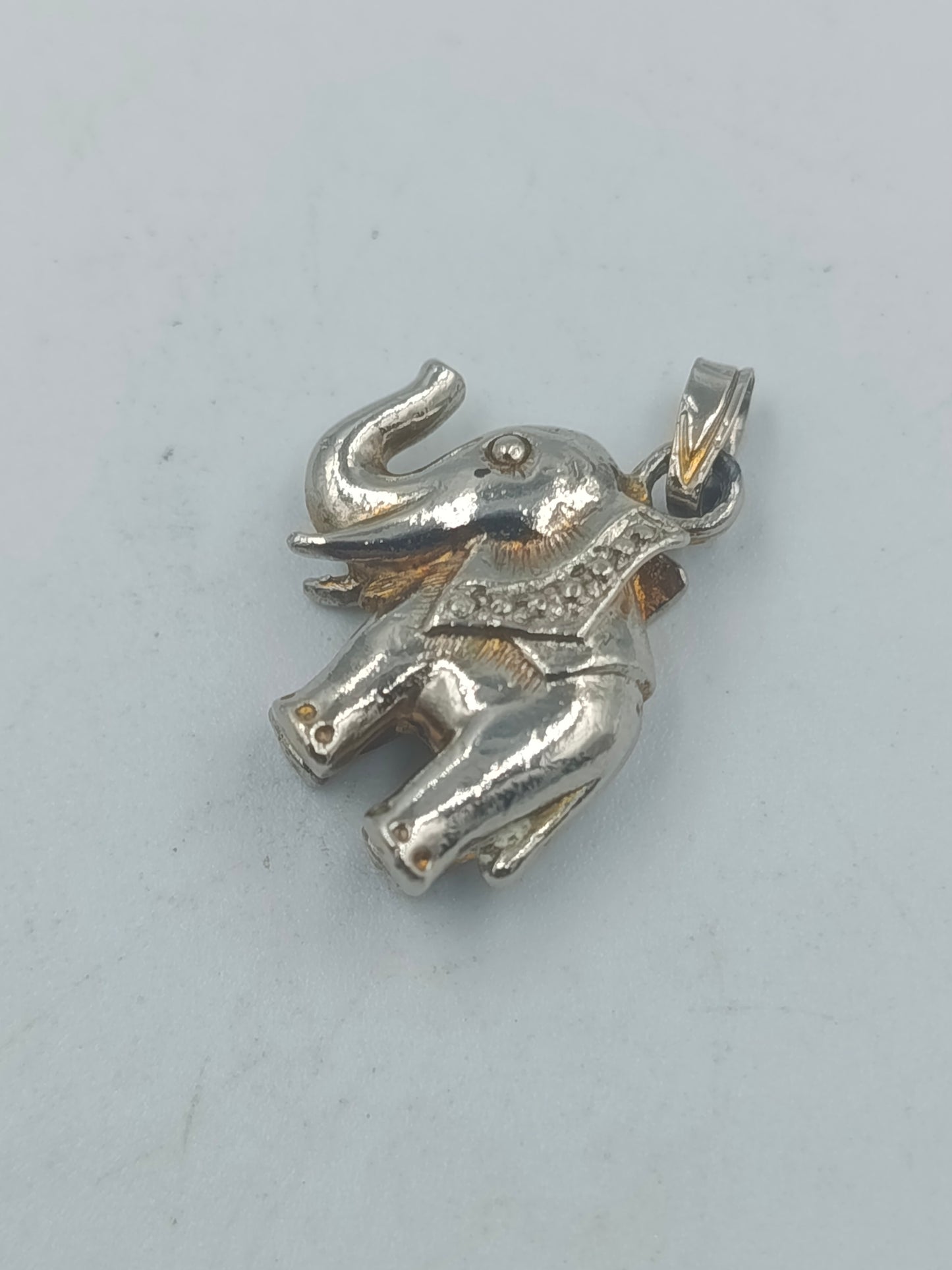 Anhänger Elefant Silberfarben mit feinen Details