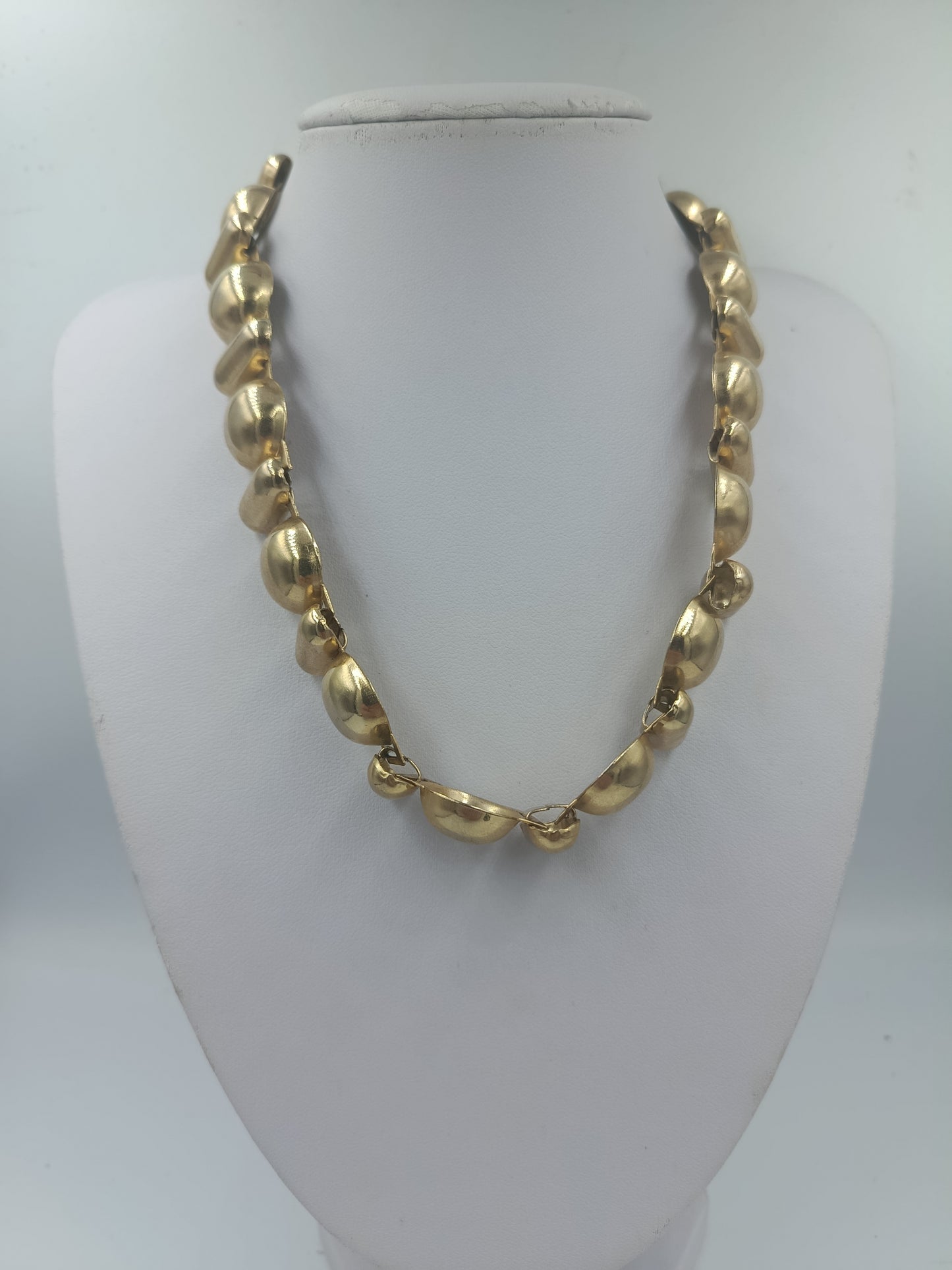 Goldfarbene Vintage Halskette mit Gliederelementen