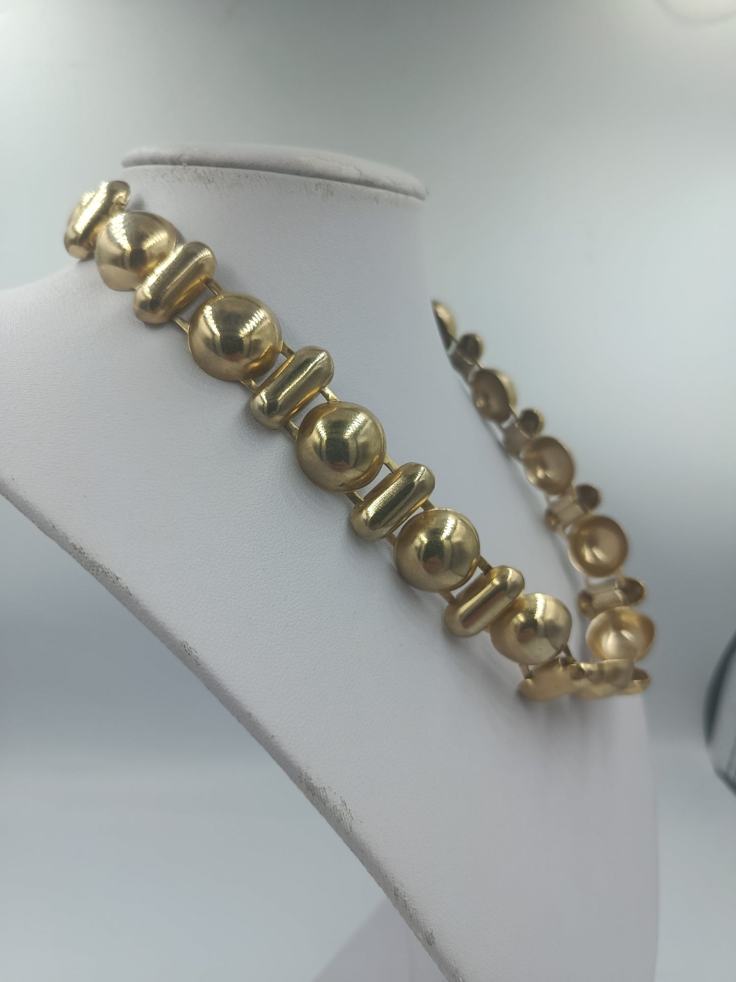 Goldfarbene Vintage Halskette mit Gliederelementen