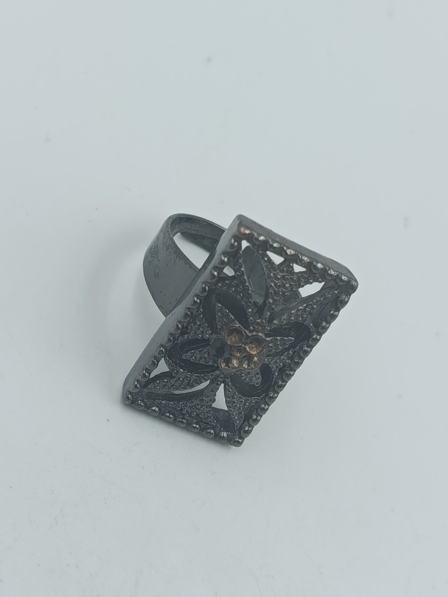 Verstellbarer Vintage Ring in Antiksilber mit Ornament und Strass