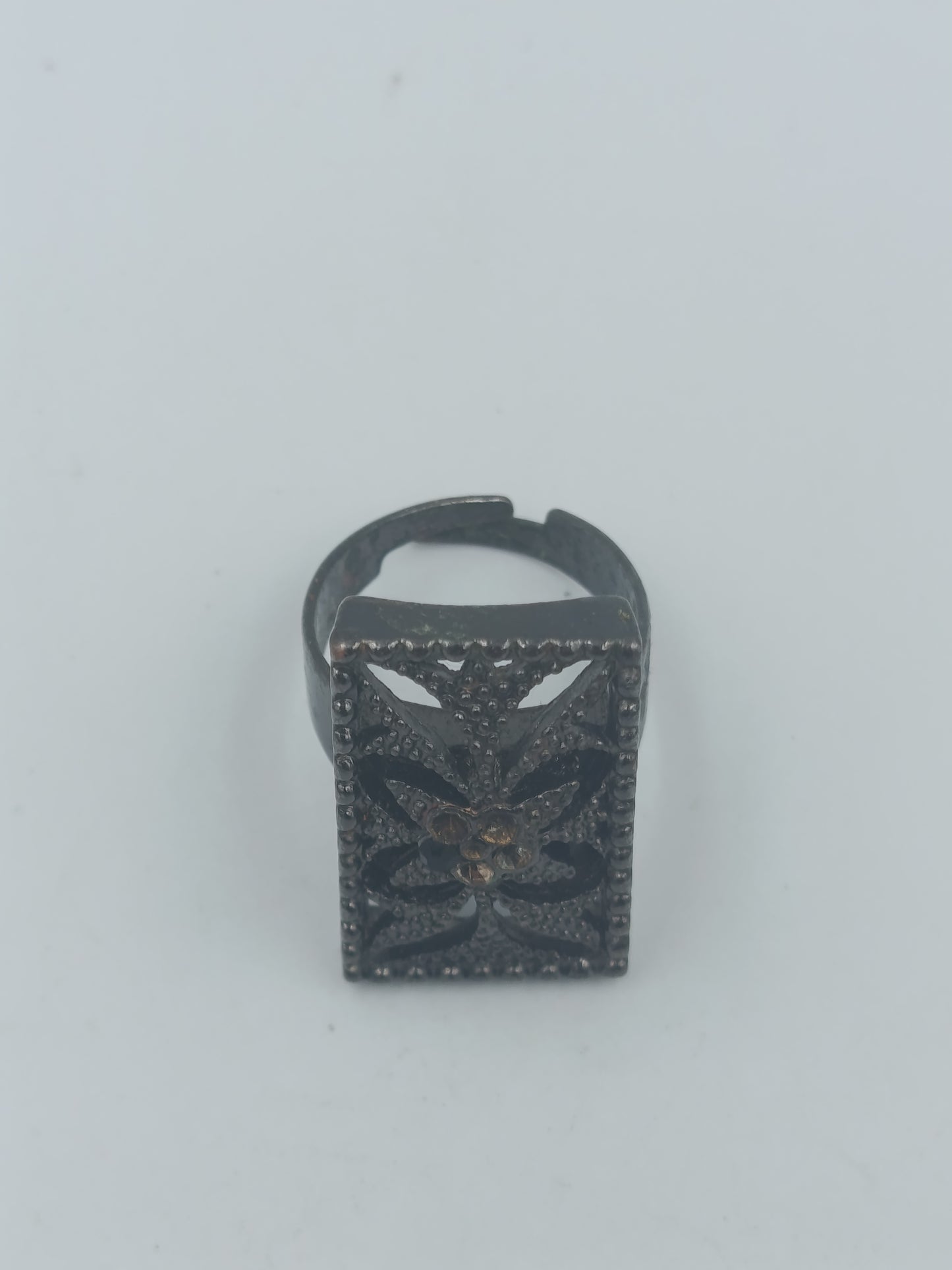 Verstellbarer Vintage Ring in Antiksilber mit Ornament und Strass