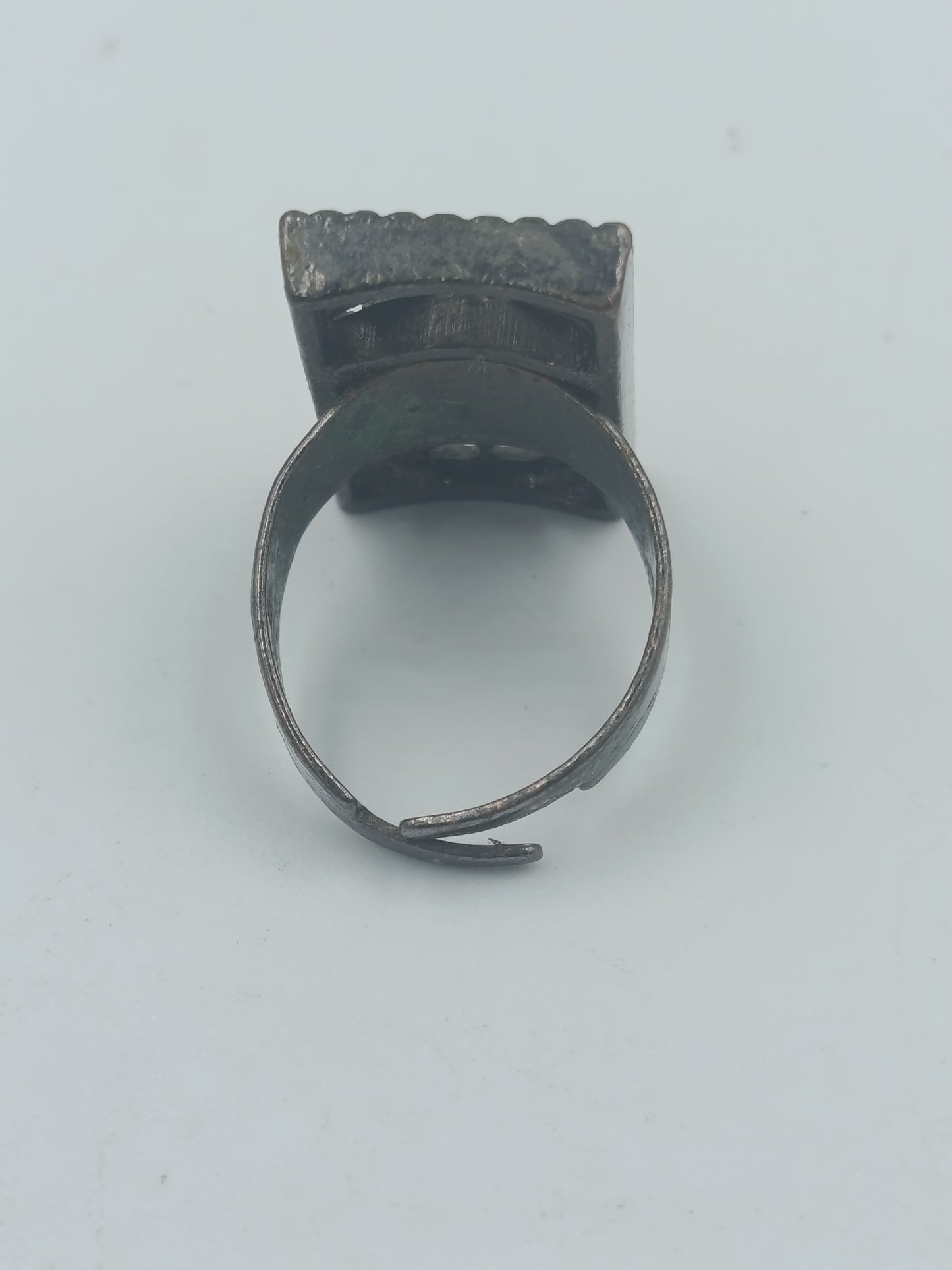 Verstellbarer Vintage Ring in Antiksilber mit Ornament und Strass