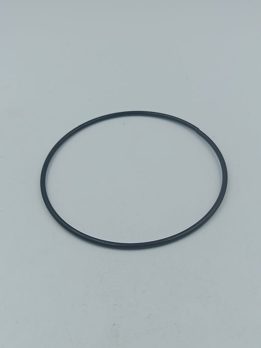 Schwarzer minimalistischer Armreif aus Metall