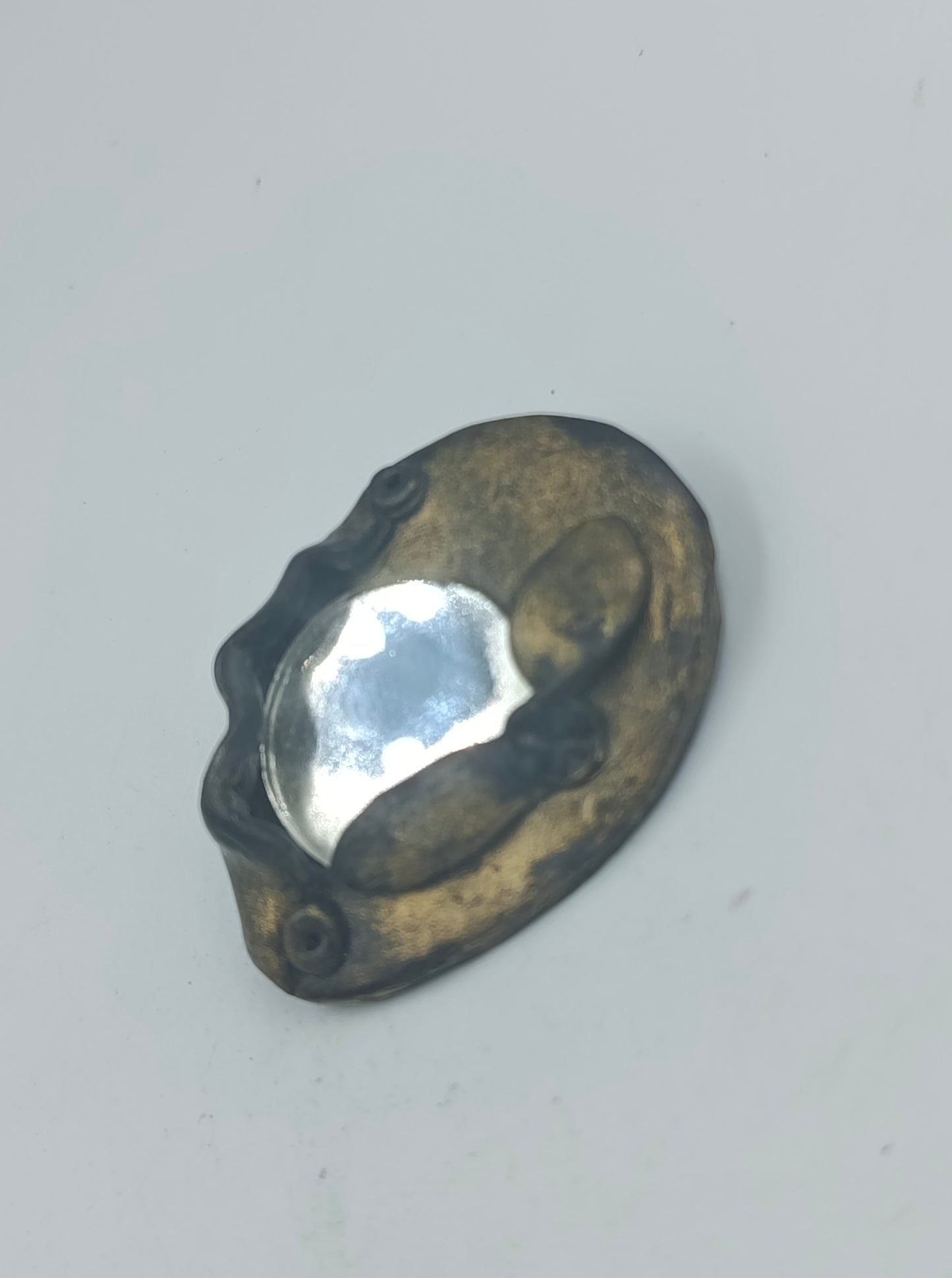 Bronze goldene Brosche mit Glasstein im Vintage Design