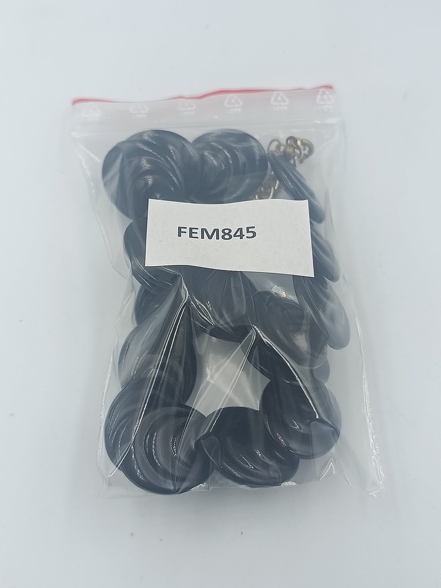 Schwarze Statementkette mit großen runden Perlen im Retro Stil