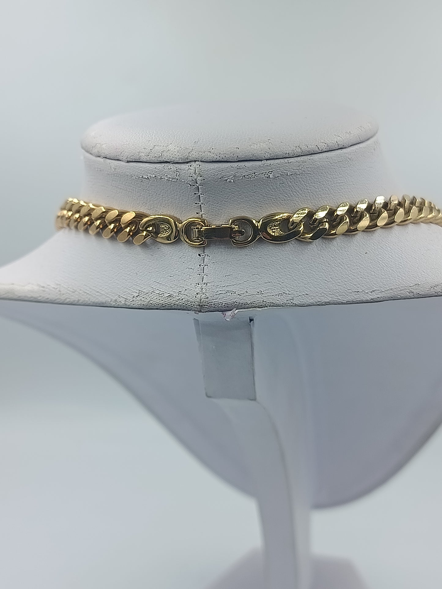 Statementkette Goldfarben mit schwarzem und cremefarbenem Dekor