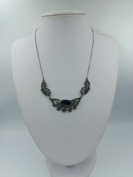 925 Silberkette mit schwarzem Stein und Zierverzierungen