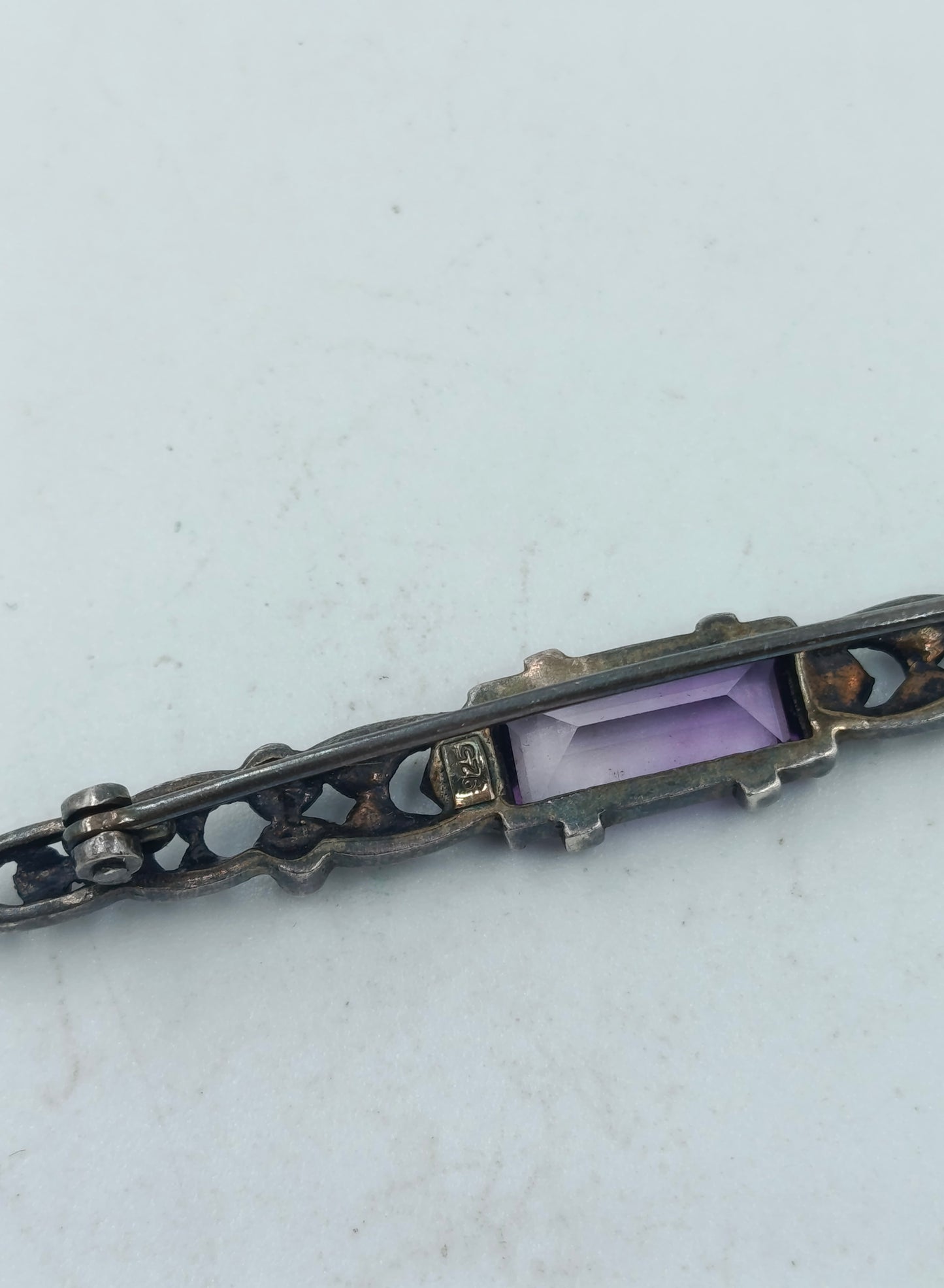 925 Silber Brosche mit lila Stein und Markasiten