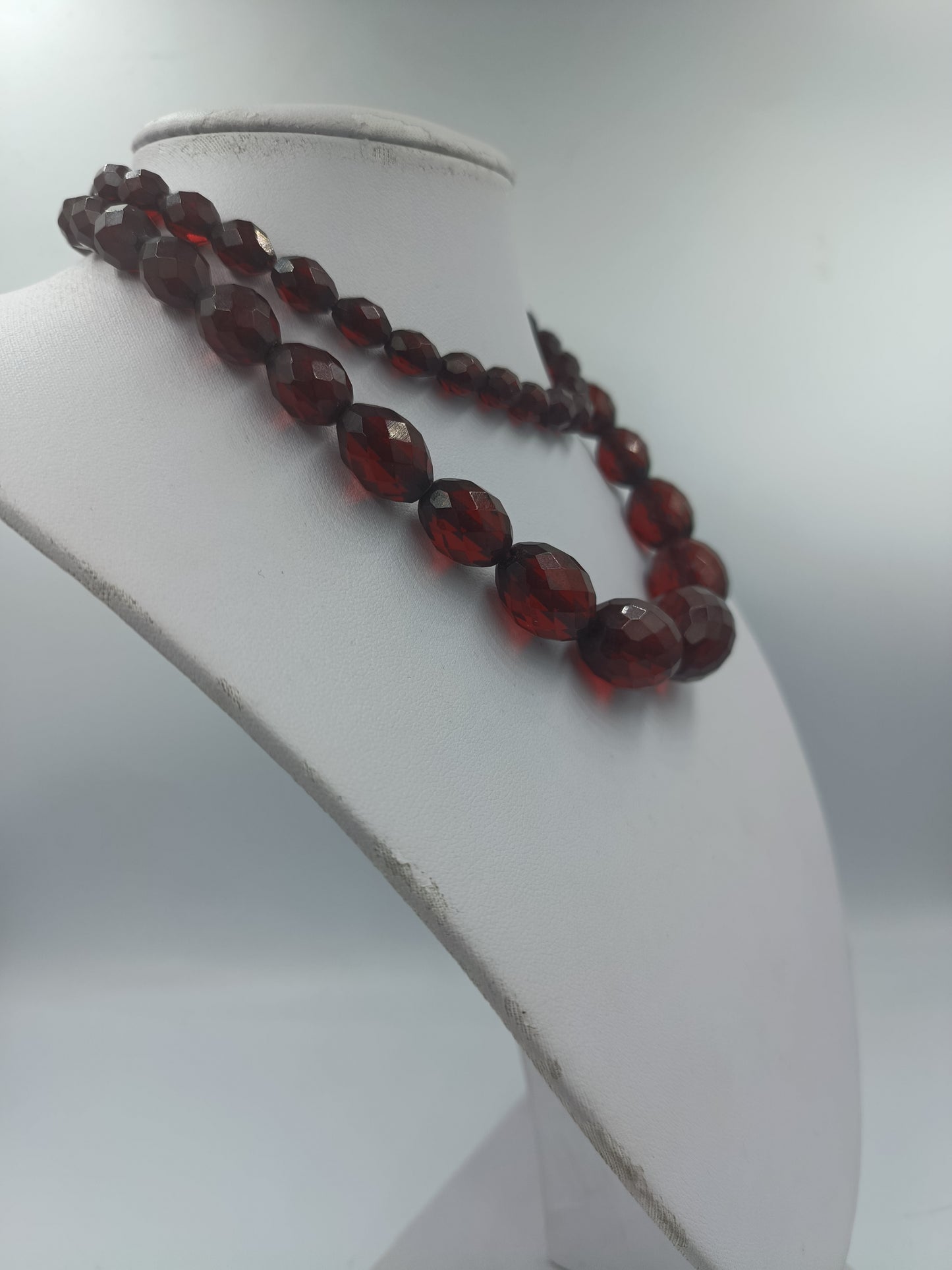 Doppelreihige rotbraune Glasperlen Halskette mit Facettenschliff im eleganten Vintage Stil