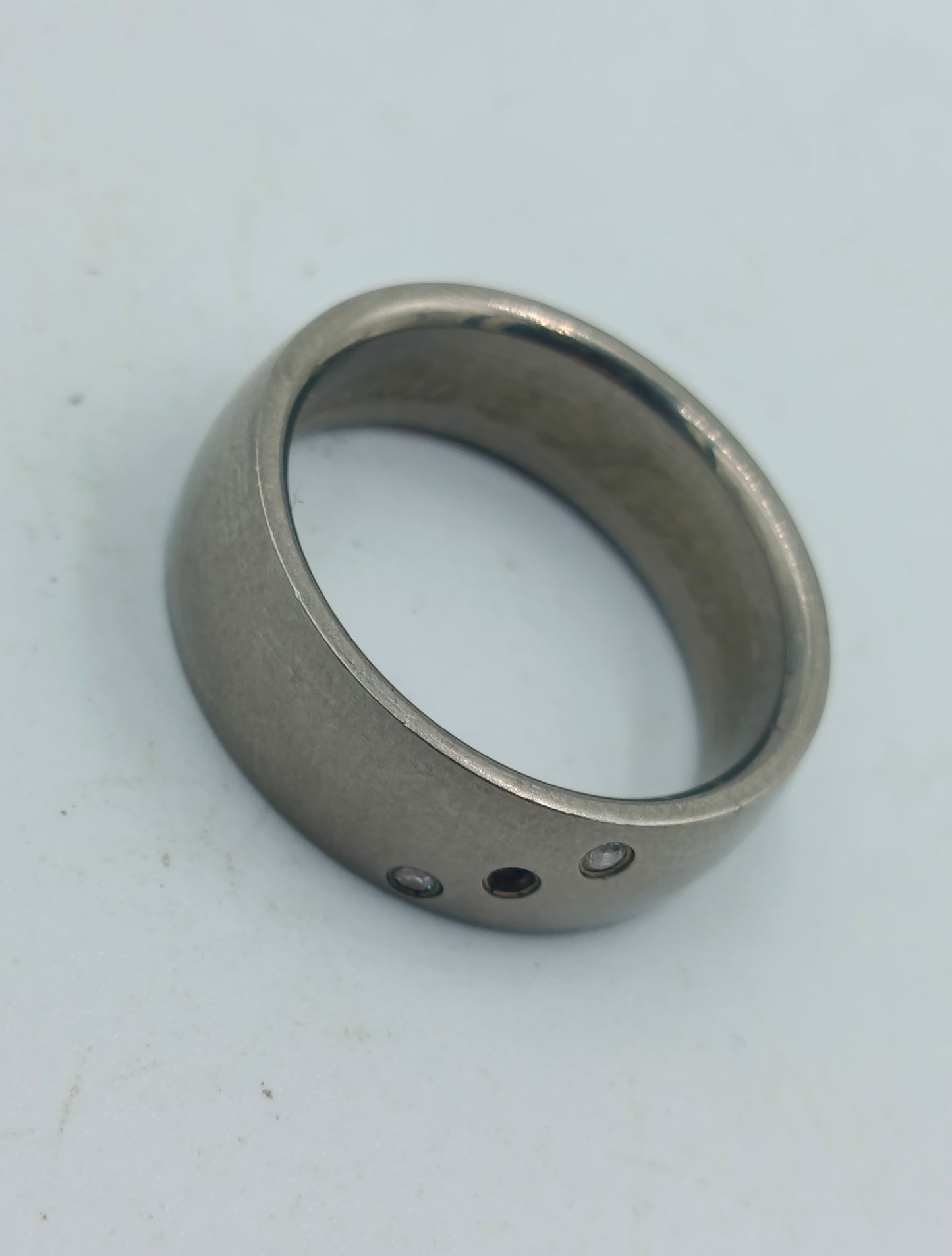 Titan Ring mit Gravur Claudia &amp; Marko und Zirkonia Steinen Größe 58