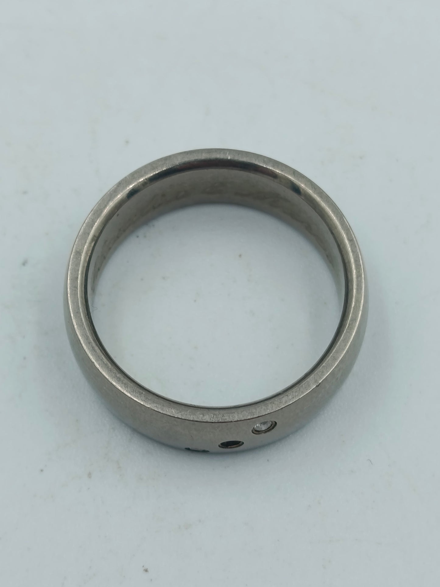 Titan Ring mit Gravur Claudia &amp; Marko und Zirkonia Steinen Größe 58