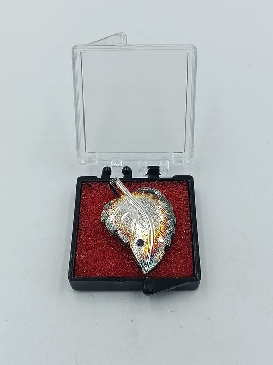 Silber Anhänger in Blattform mit Farbverlauf und Stein