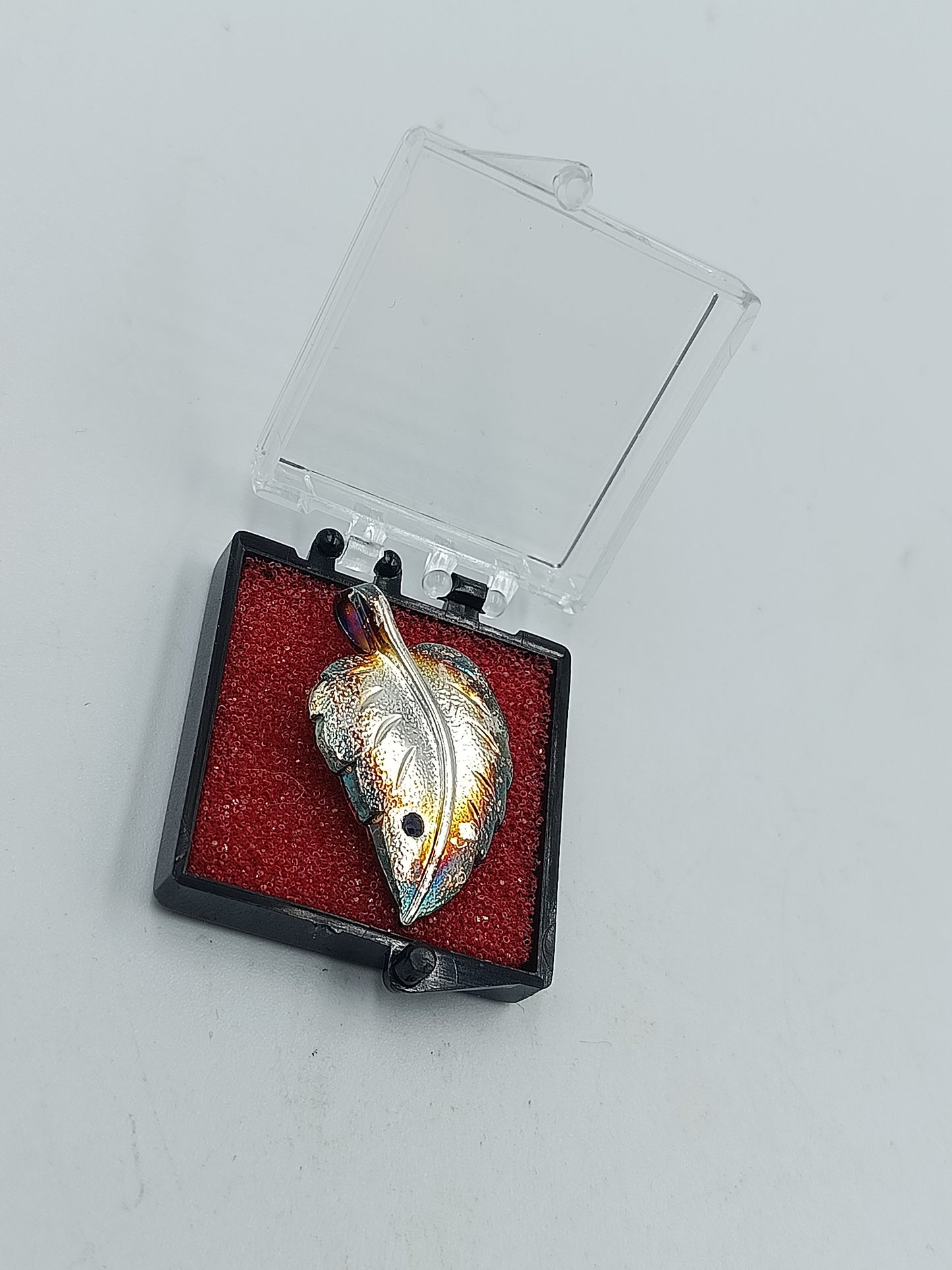 Silber Anhänger in Blattform mit Farbverlauf und Stein