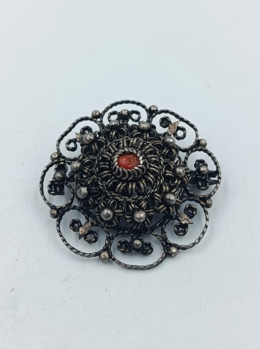Silber Filigran Brosche mit rotem Stein Vintage Design