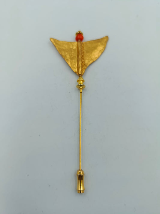 Vergoldete Anstecknadel mit roter Perle Vintage Design