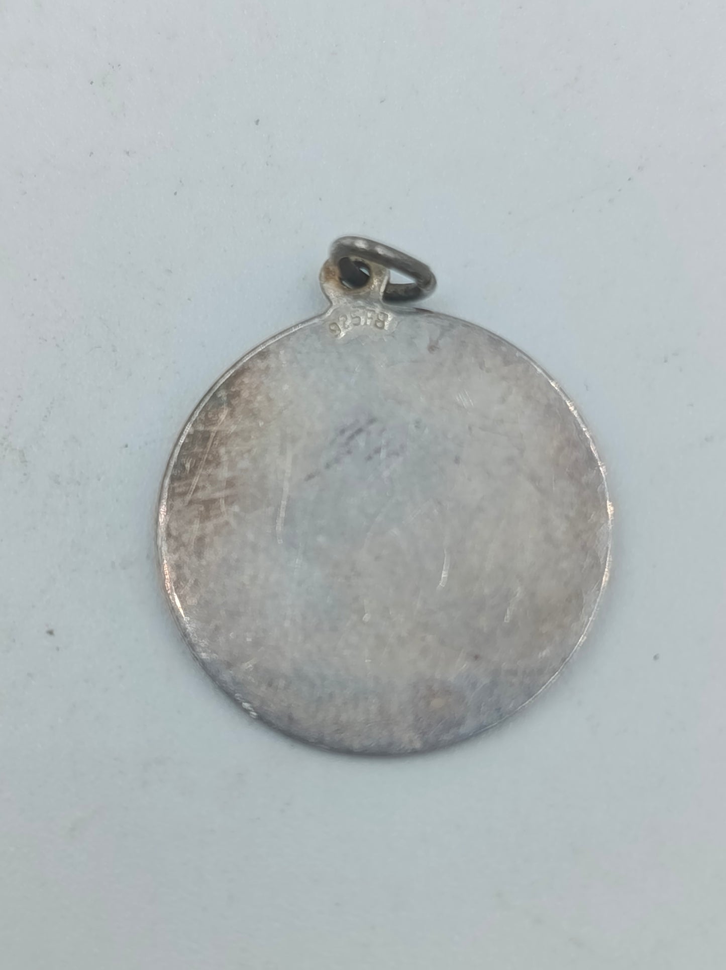 925 Silber Anhänger mit Gravur einer Frau im Sonnenstrahl Design