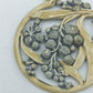 Antikgold Anhänger mit floraler Reliefstruktur im Jugendstil Design