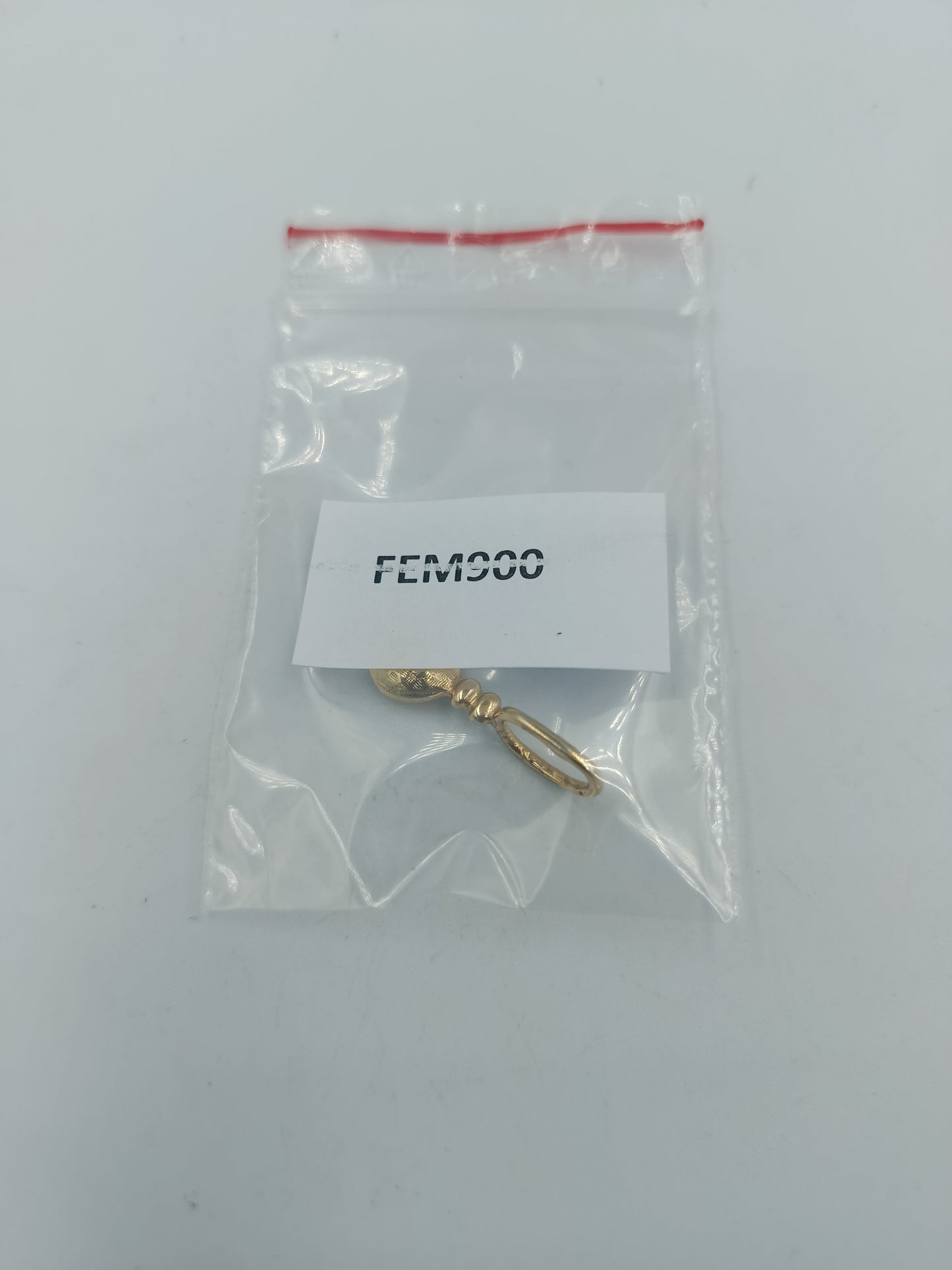 Goldfarbener Anhänger mit violettem Stein rund elegant