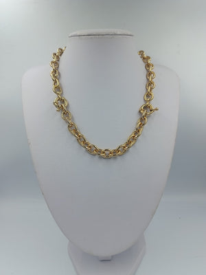 Massive goldfarbene Gliederkette mit Ringverschluss