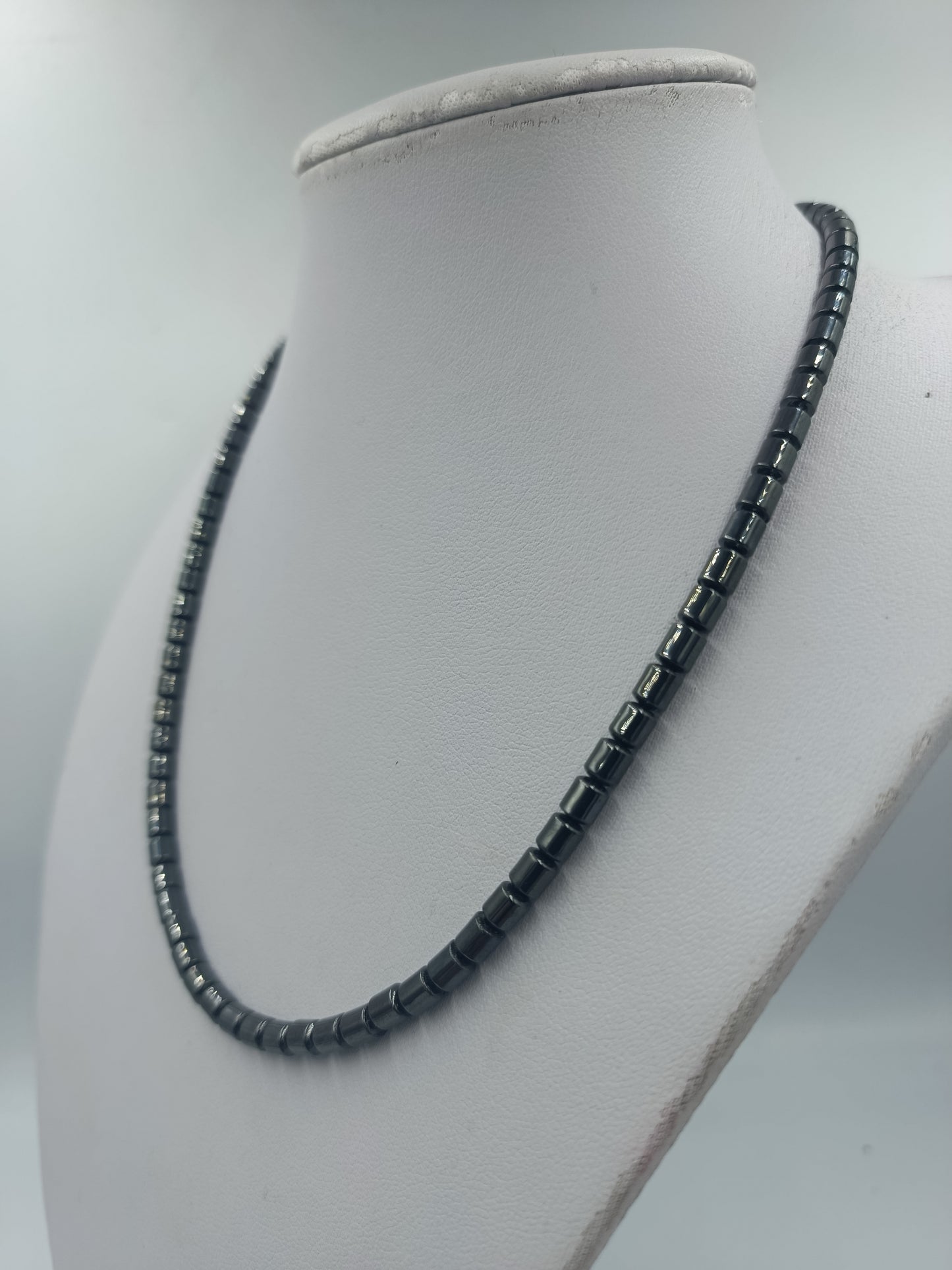 Hämatit Halskette mit zylindrischen Perlen Dunkelgrau Unisex