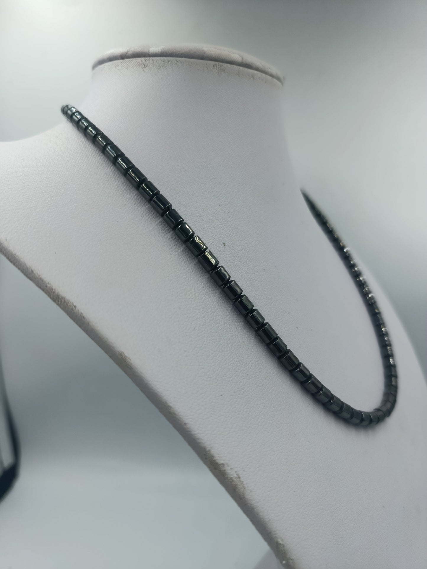 Hämatit Halskette mit zylindrischen Perlen Dunkelgrau Unisex