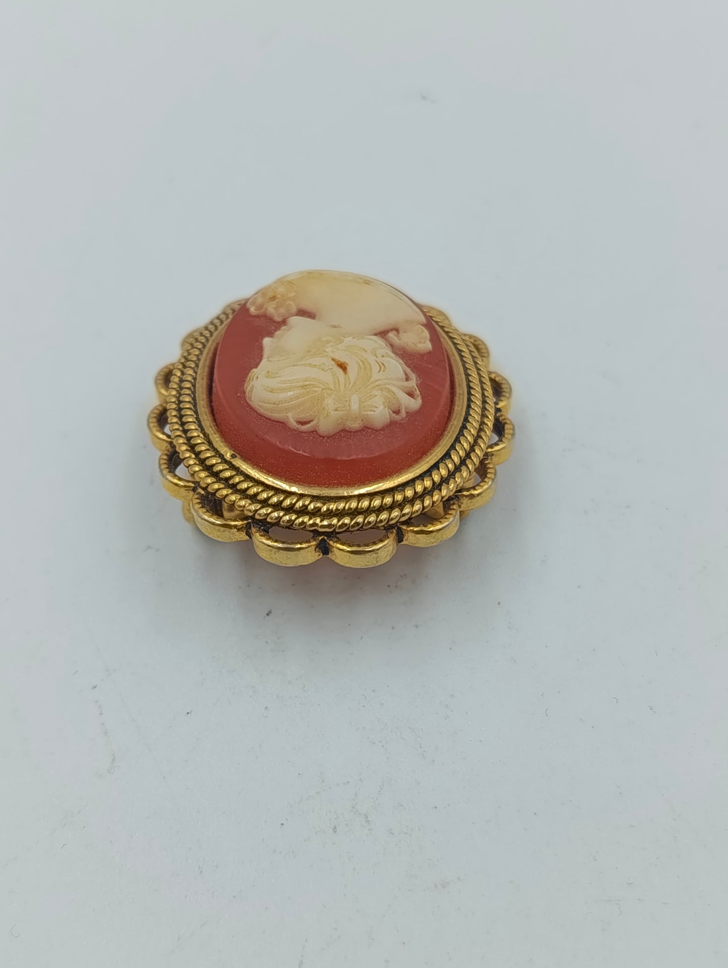 Vintage Brosche Kamee Dame goldfarben oval klassisch