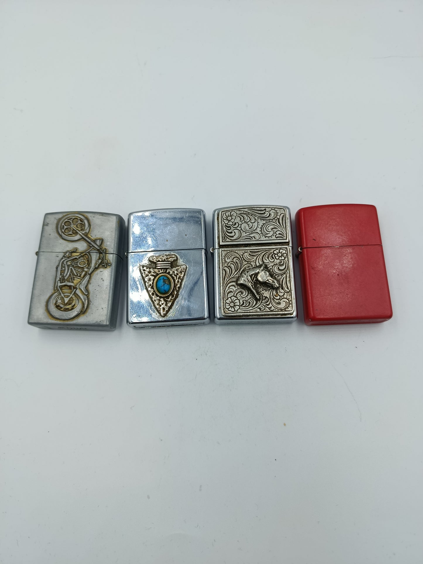 Set aus 4 Benzinfeuerzeugen 3x Zippo 1x Bohai Vintage Sammlung