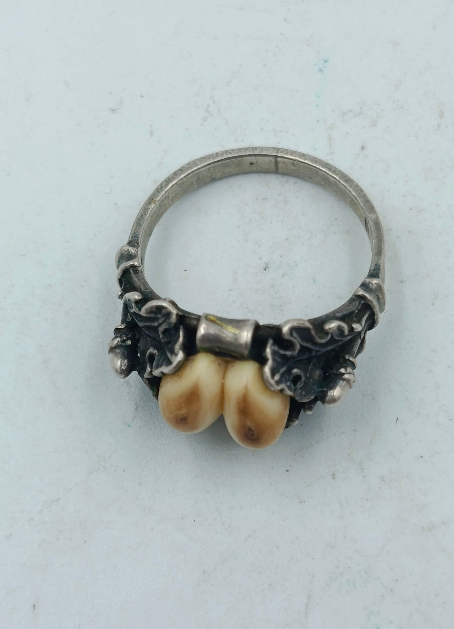 835 Silberring mit Hirschzähnen Gr. 56 Jagdschmuck Vintage